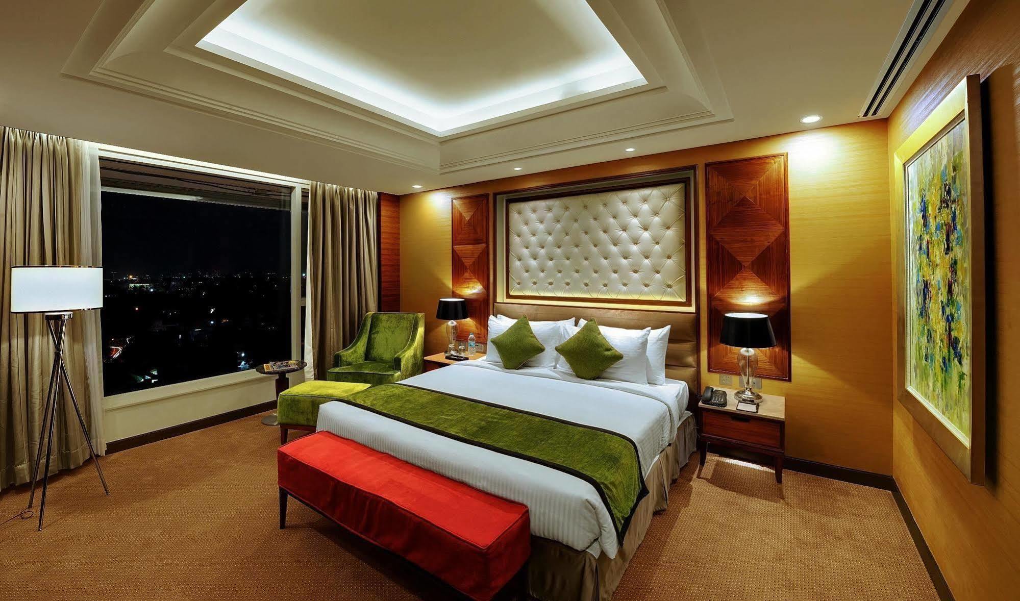 Sayaji Kolhapur Hotel Bagian luar foto